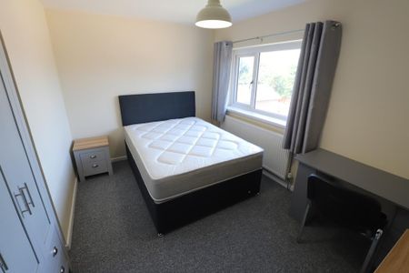 5 bedroom semi-detached house to rent - Photo 5