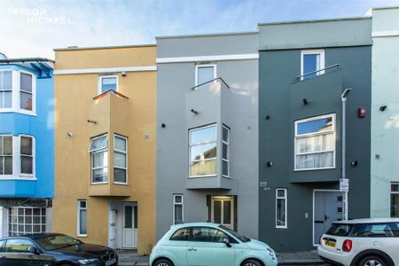 5 bedroom terraced house to rent - Photo 3