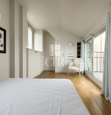 Appartement • Paris 9ème - Photo 2
