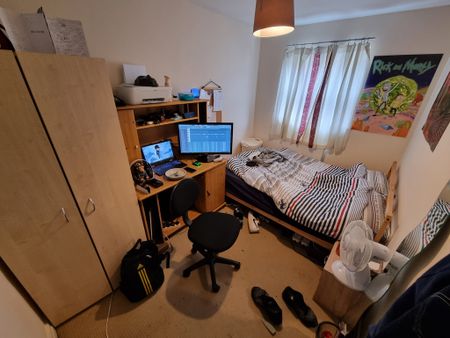 6 Bed Student Accommodation - Photo 3