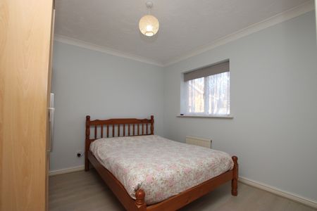 Moorhouse Way, Kettering, Northamptonshire, NN15 - Photo 5