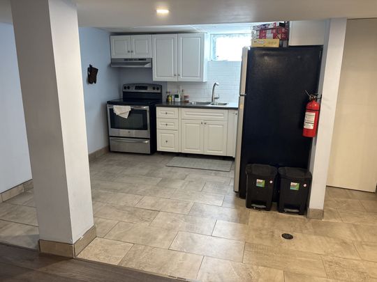 For Lease - 33 Laird Drive, St. Catharines, Ontario - Photo 1