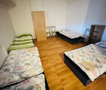 Pronájem bytu 1+kk, 28 m - Fotografie 1