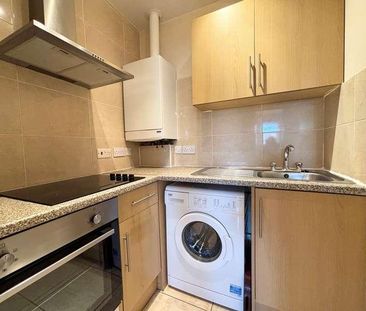 Angel Pavement, Royston, SG8 - Photo 2