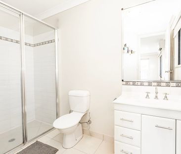 Four-Bedroom Family Oasis with Room for Everyone! - Photo 4