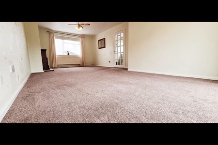 3 Bed Semi-Detached House, Curteys Close, LE3 - Photo 2