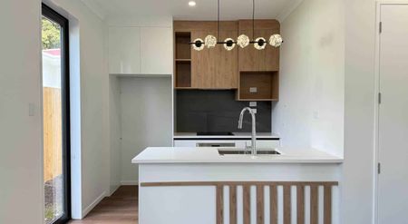 Brand New, Duplex Townhouse – Prime Henderson ... - Photo 5