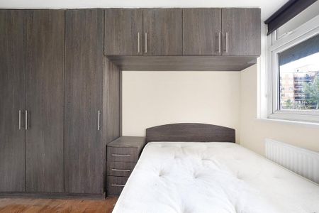 4 bedroom flat to rent - Photo 3