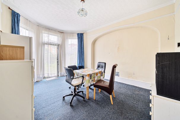 4 Bed Semi-Detached House, Sylvan Avenue, N22 - Photo 1