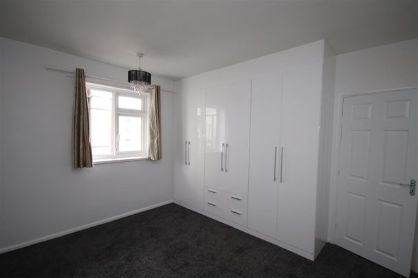 2 bedroom Flat to let - Photo 1