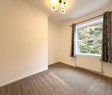 2 bedroom end of terrace house to rent - Photo 3