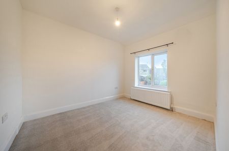 2 bedroom semi-detached house to rent - Photo 3