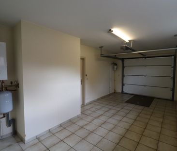 Een vrijstaande woning met 3 slaapkamers, inpandige garage en tuin.... - Foto 5