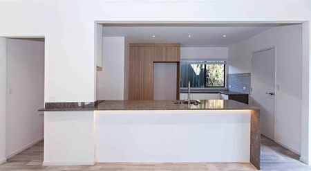 Luxurious Living in a Great Suburb! - Photo 2