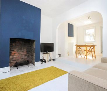 2 bedroom end of terrace house to rent - Photo 2