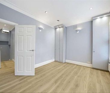 First Avenue, Queens Park Estate, London, W10 - Photo 1