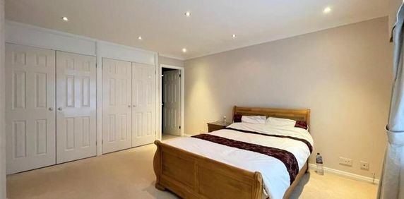 4 bedroom detached house to rent - Photo 2