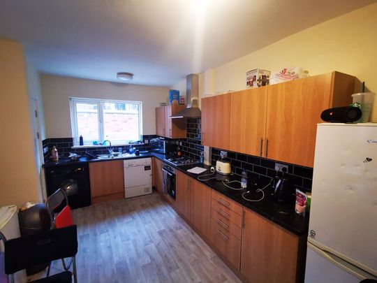 Teversal Avenue Lenton, Nottingham - Photo 1