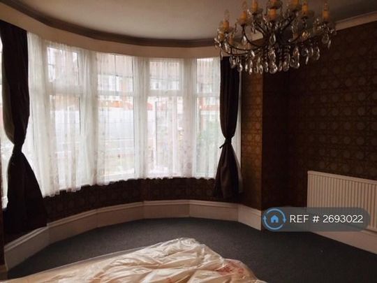 5 bedroom semi-detached house to rent - Photo 1