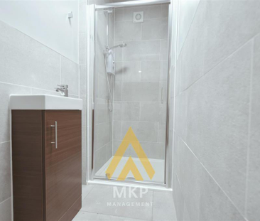 8 bedroom detached house to rent - Photo 5