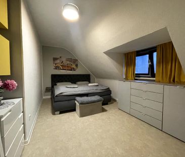 NAHE HELIOS: GEMÜTLICHE 2-ZIMMER-DG-WOHNUNG MIT BALKON ZU VERMIETEN! - Photo 4