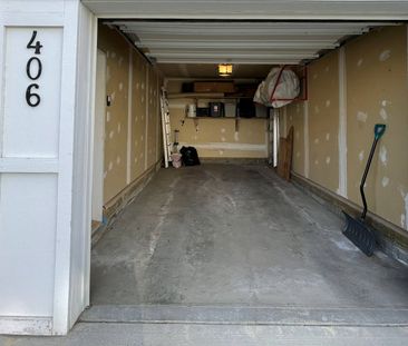 3 Bed Townhouse For Rent In Cougar Ridge W/ Attached Garage - Photo 4