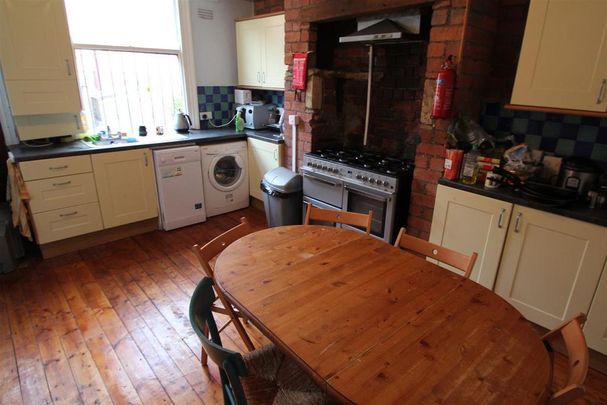 5 bedroom terraced house to rent - Photo 1