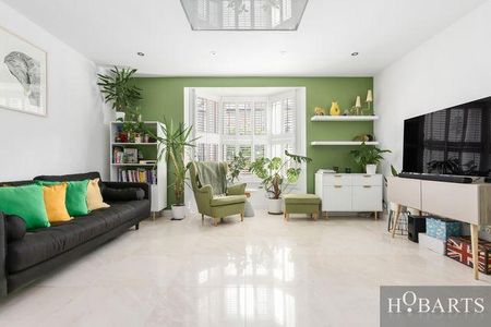 3 bedroom detached house to rent - Photo 2