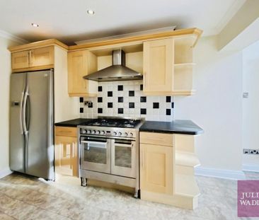 4 bedroom detached house to rent - Photo 4
