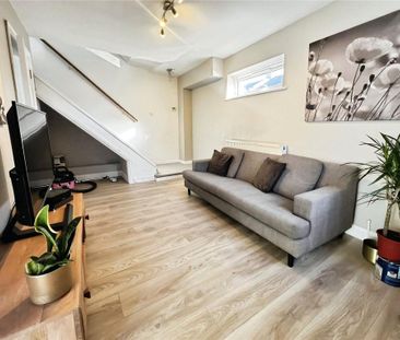 3 bedroom end of terrace house to rent - Photo 2