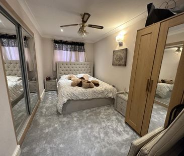 5 bedroom semi-detached house to rent - Photo 6