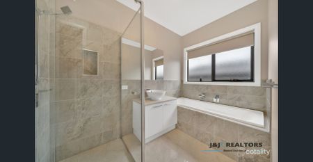 Elegant 4 Bedroom plus Study - Photo 3