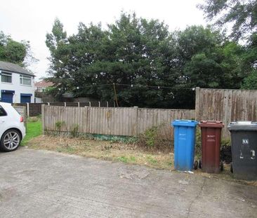 Kenworthy Lane, Manchester, M22 - Photo 2