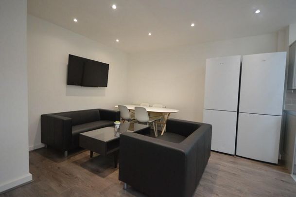 1 bedroom in a house share to rent - Photo 1