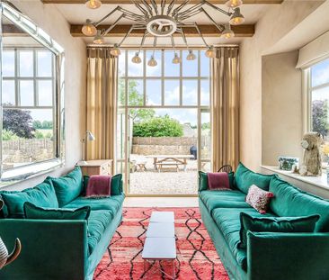 A stunning Grade II-listed barn conversion with beautifully imagine... - Photo 1