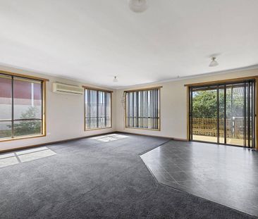 Spacious Family Home - Photo 6
