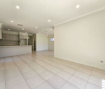 Modern & Spacious - Photo 2