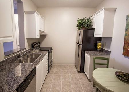 Villa Park Place - Photo 5