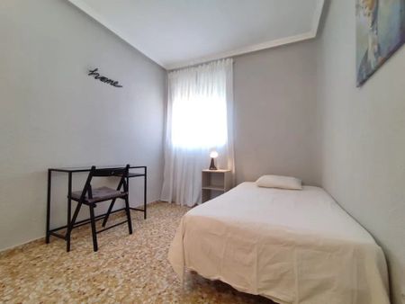 Plaza de Corpus Barga, Madrid, Community of Madrid 28053 - Photo 3