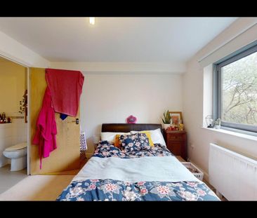 2 Bed Flat, Balham High Road, SW17 - Photo 5