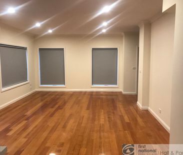 TOWNHOUSE IN GREAT LOCATION - Photo 5