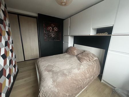 Location Appartement 3 pièces 89m² CROIX 59170 - Photo 4