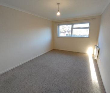 3 bedroom flat to rent - Photo 5