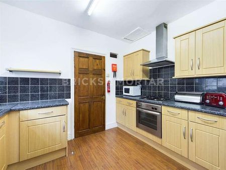 (?. Pppw)kenton Road, Gosforth, NE3 - Photo 4