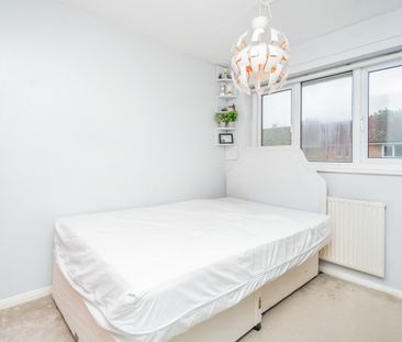 Petersham Close, Newport Pagnell, MK16 - Photo 5