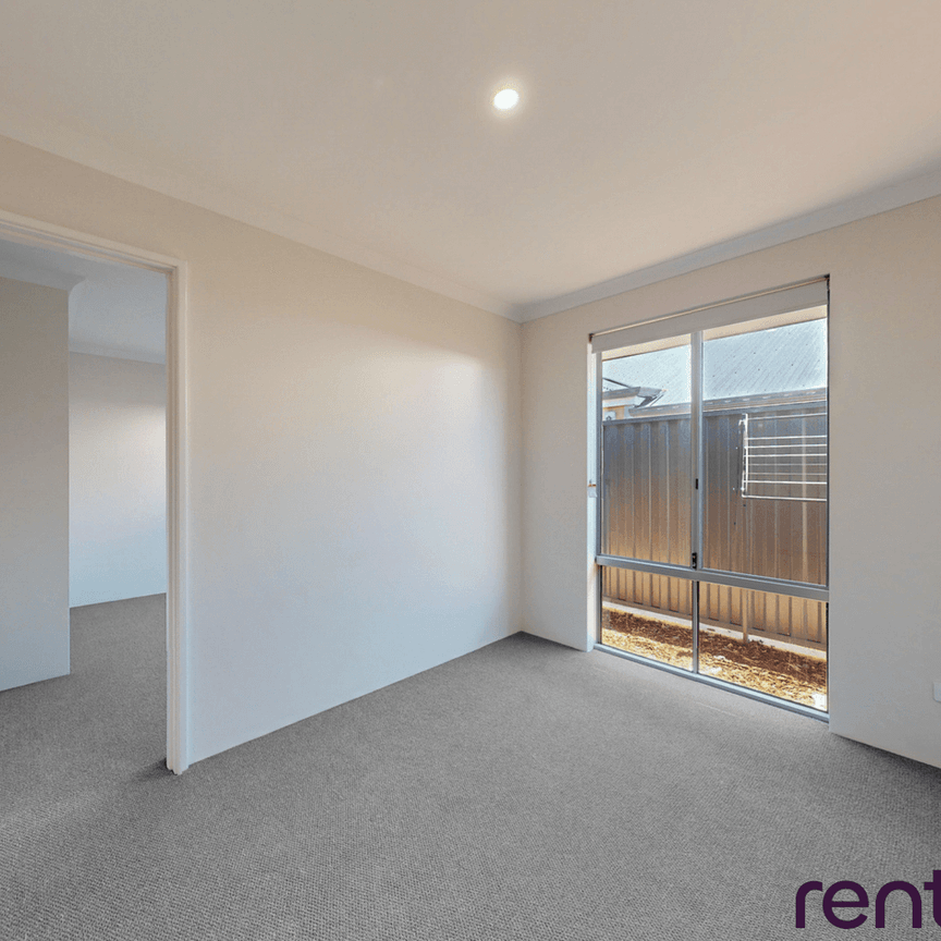 EASY LIVING! - Photo 1