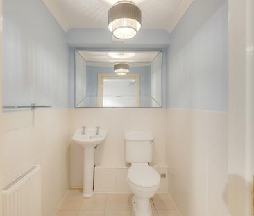 3 bedroom end of terrace house to rent - Photo 3