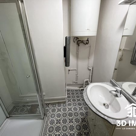 Location Appartement 2 pièces 43m² AVESNES SUR HELPE 59440 - Photo 4