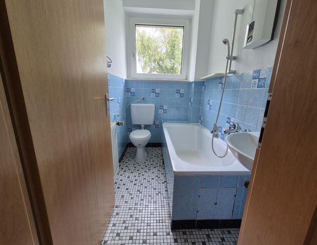 Small, fine, charming: ground floor living happiness in three rooms - Photo 1