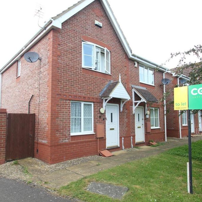 2 bedroom end of terrace house to rent - Photo 2